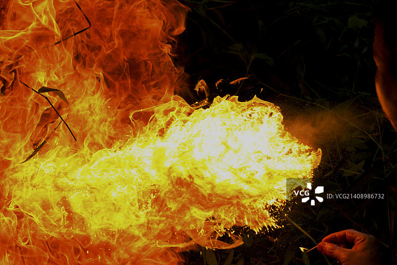 喷火表演者图片素材