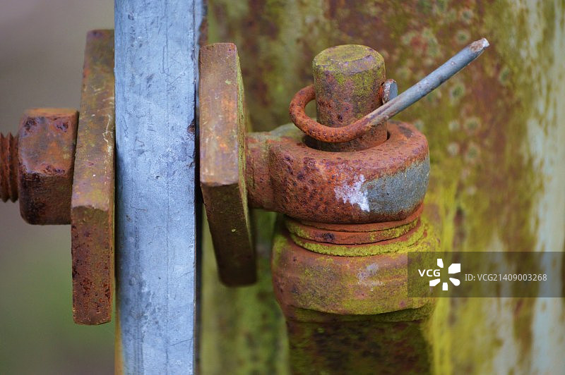 生锈的铰链图片素材