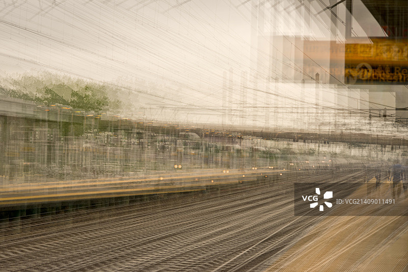 繁忙的火车站图片素材