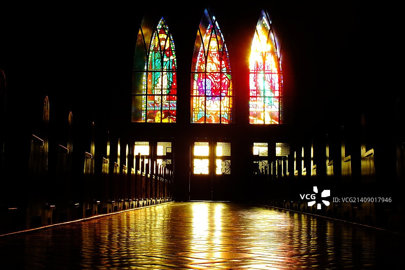 马赛克反射与阳光图片素材