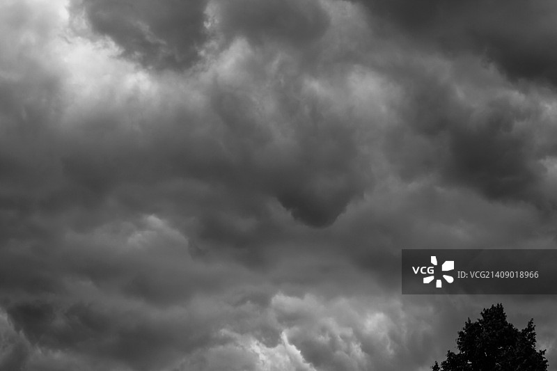 愤怒的天空图片素材