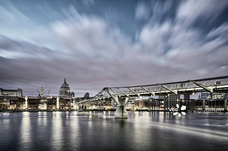 千禧桥2图片素材