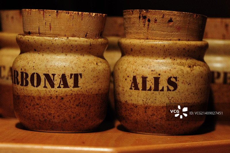 一罐碳酸氢钠图片素材