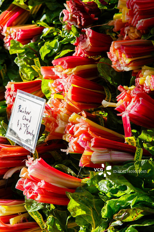 波特兰市场的彩虹甜菜图片素材