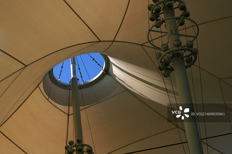 巨型帐篷下图片素材