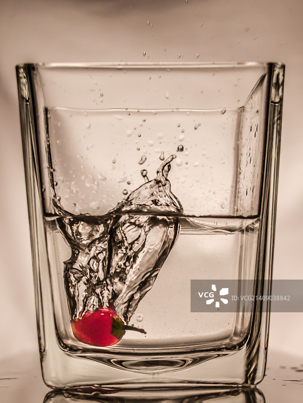 胡椒滴落与飞溅图片素材