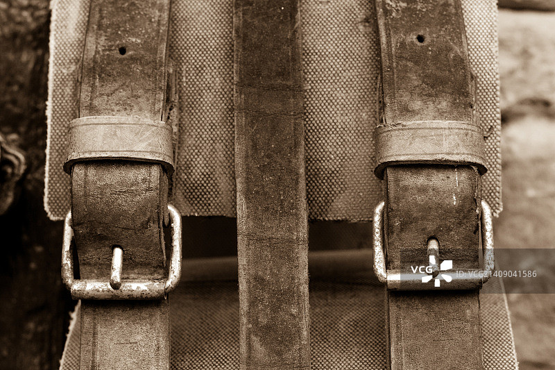 两个皮带扣图片素材