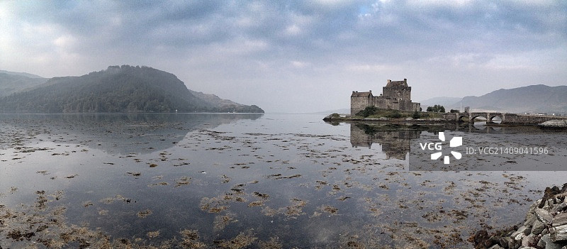 艾琳多南城堡宁静的清晨全景图片素材