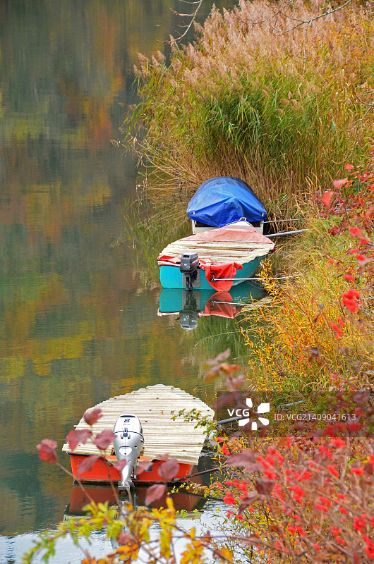 阿勒河上的船只图片素材
