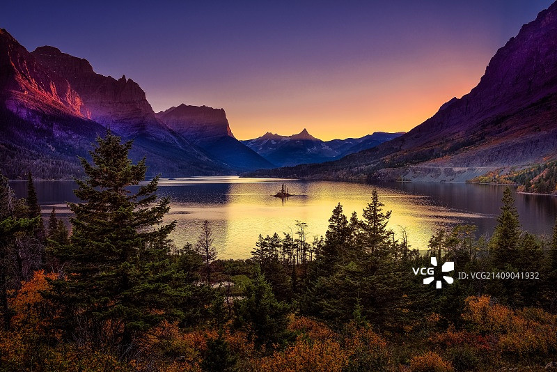 圣玛丽湖野鹅岛的日落图片素材