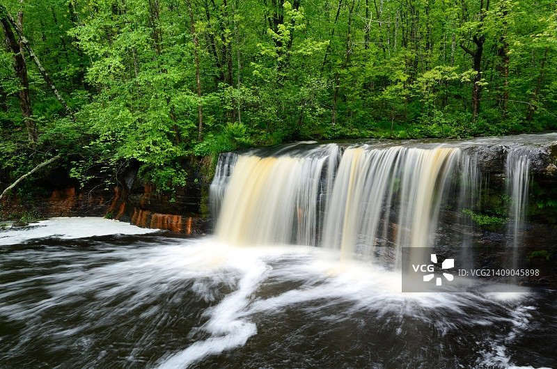 狼溪瀑布图片素材
