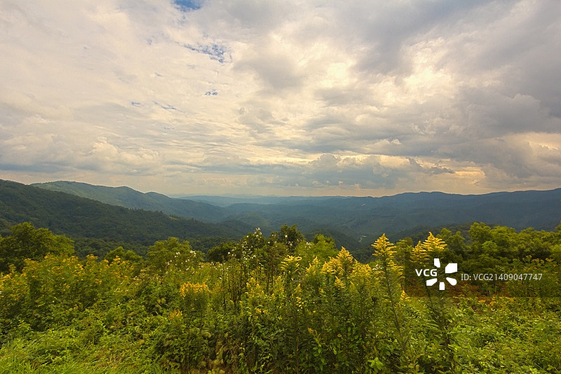 蓝岭山脉图片素材