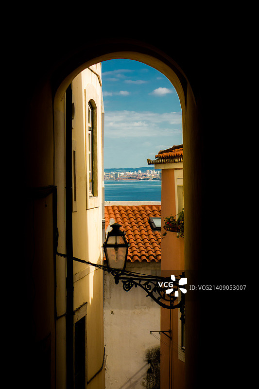 两壁之间的河流图片素材