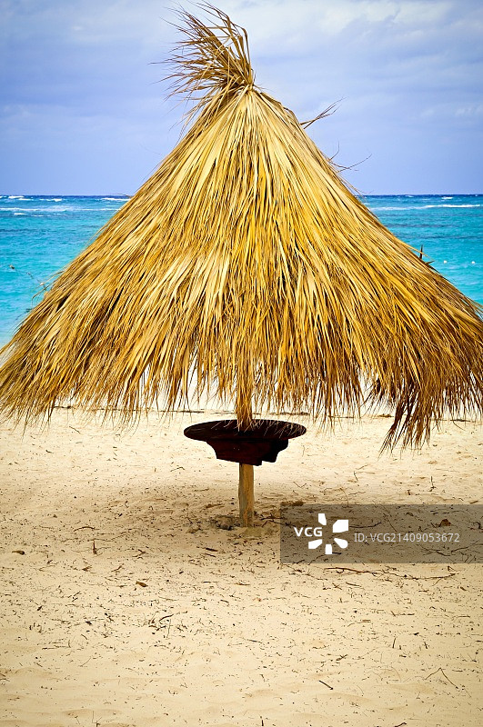 热带海滩阳伞图片素材