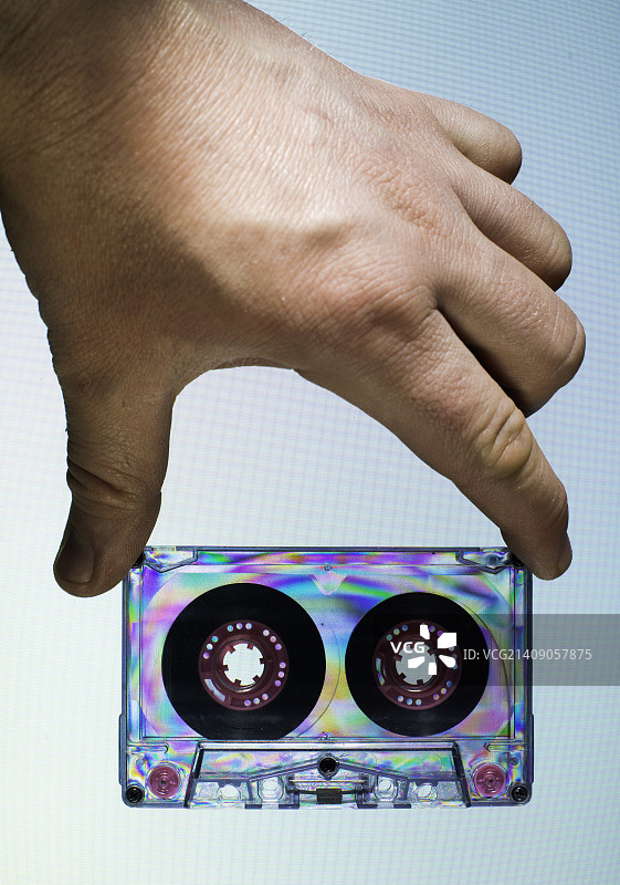 手持复古磁带图片素材