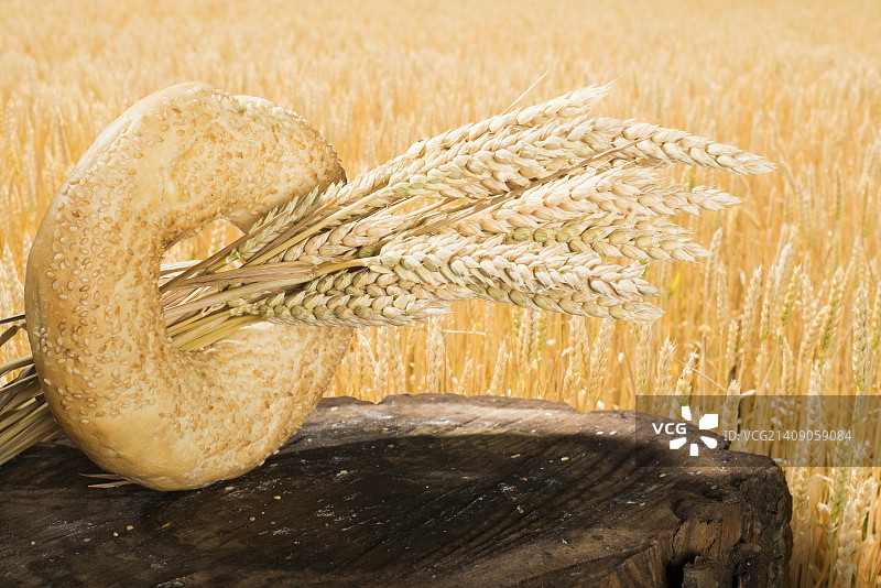 面包和小麦谷物图片素材