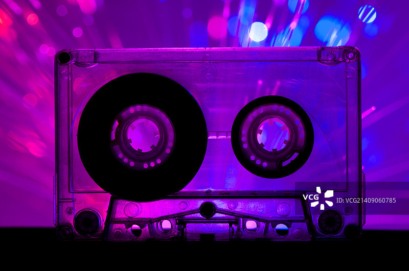 卡式磁带和迪斯科灯光背景透明图图片素材