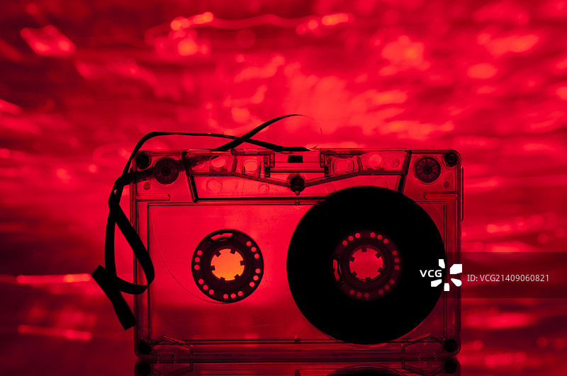 卡式磁带和彩色灯光图片素材