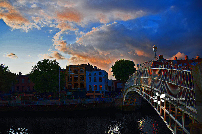 都柏林利菲桥图片素材