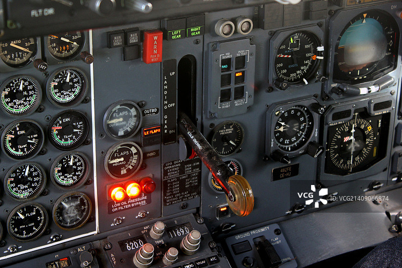 波音727仪表盘图片素材