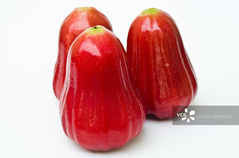 白色背景上的蒲桃图片素材