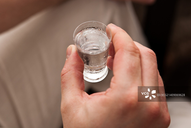 伏特加让我活着，一杯冰镇伏特加图片素材