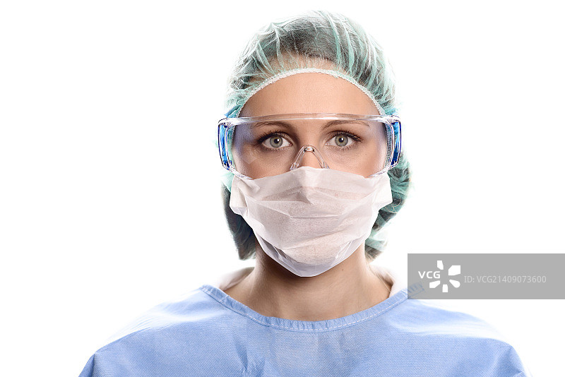 穿着手术服的年轻护士或医生图片素材