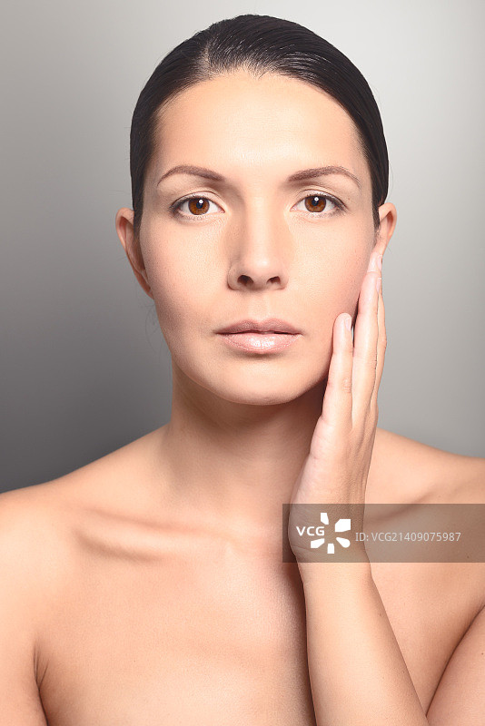 年轻女子图片素材