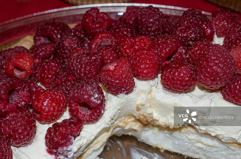 覆盆子蛋白甜饼图片素材