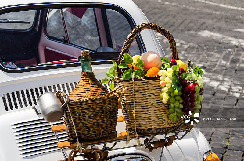 老式菲亚特500汽车图片素材