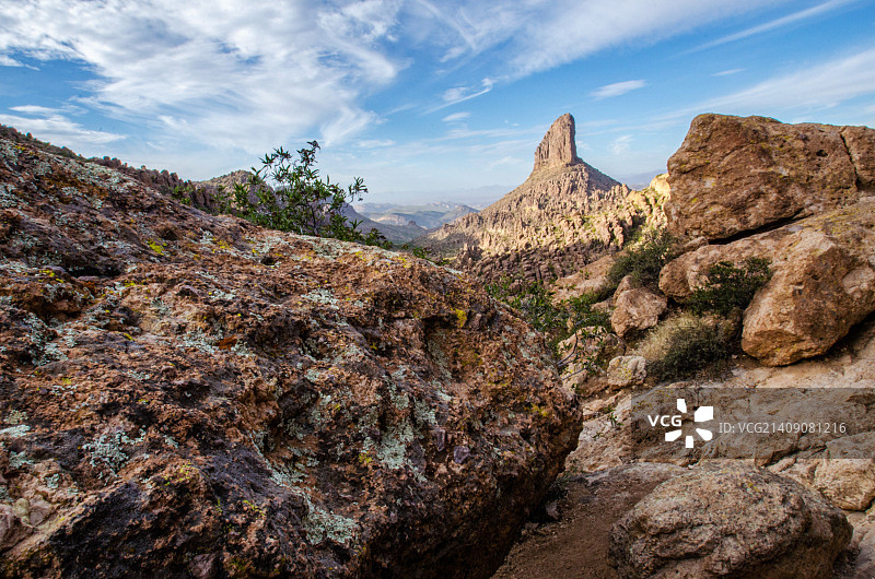 亚利桑那州迷信山脉的韦弗针岩图片素材