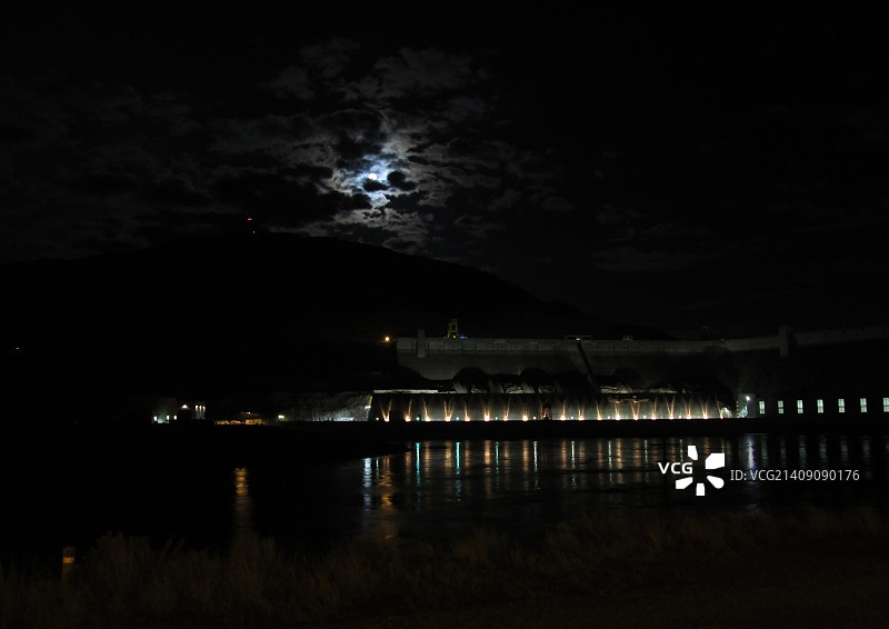 3号发电站旁的哥伦比亚河图片素材