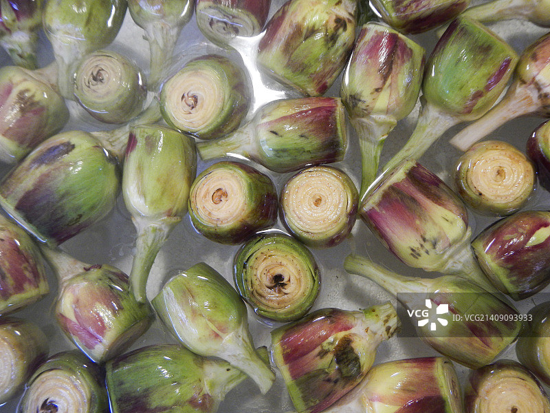 威尼斯市场的朝鲜蓟图片素材