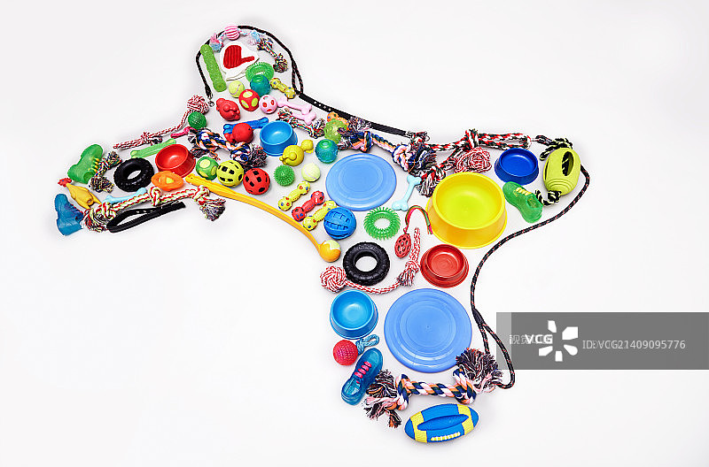 狗骨头造型的狗玩具静物图片素材