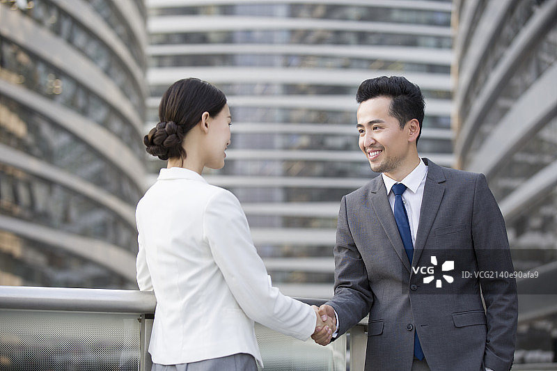 商务人士握手图片素材