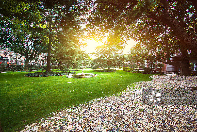 豪华别墅花园图片素材