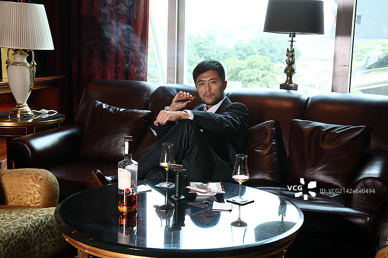 抽雪茄的男人图片素材