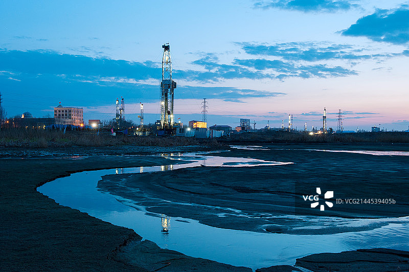 大庆油田开采图片素材