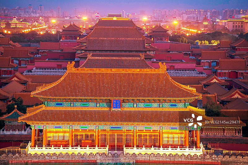 景山上俯瞰故宫夜景图片素材