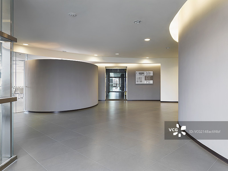 Spacious foyer in an office图片素材