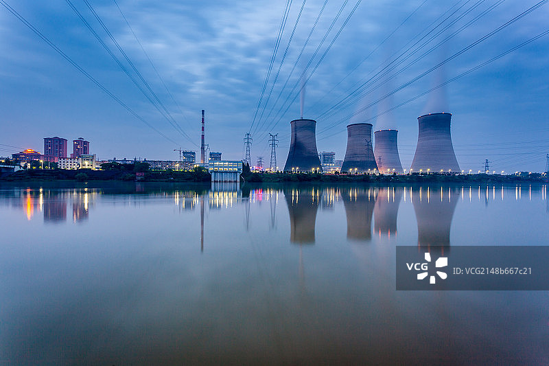 电厂冷却塔夜景图片素材