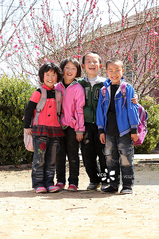乡村小学生图片素材