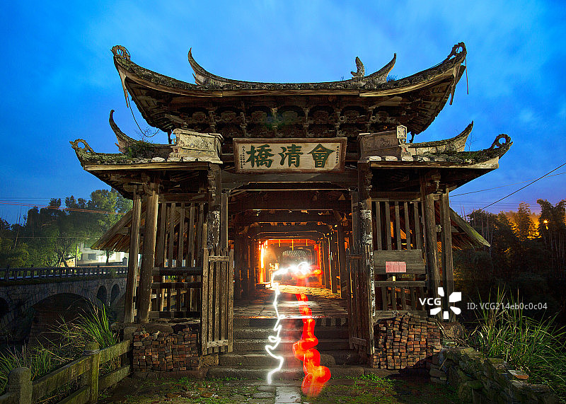 福建省永安市古廊桥夜景图片素材