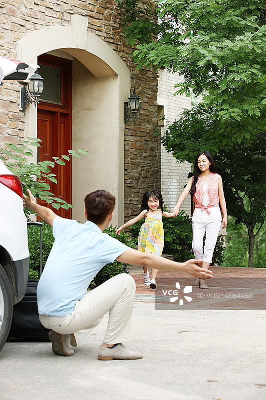 幸福的一家三口图片素材