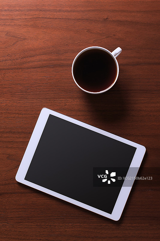 办公桌上的ipad图片素材