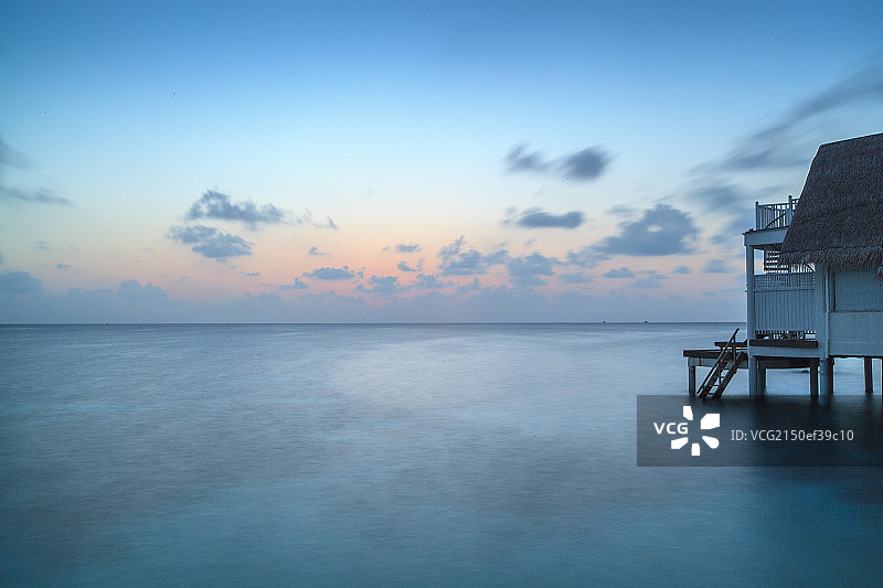 马尔代夫浪漫海岛暮光图片素材