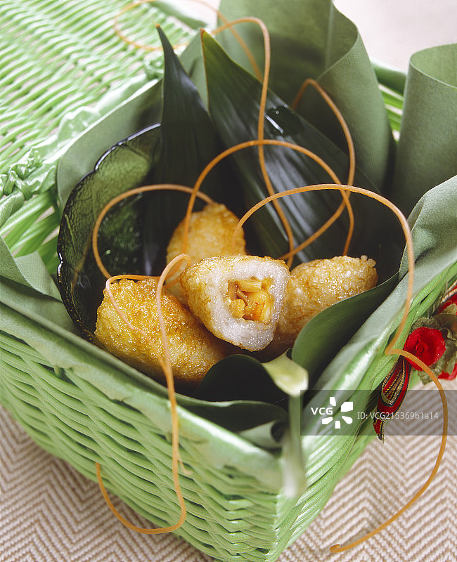 炸糯米团图片素材