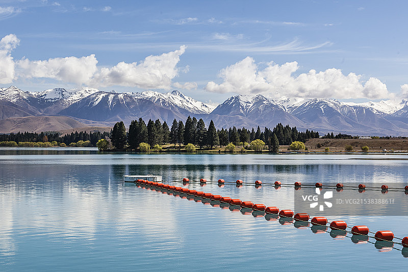 雪山湖景图片素材