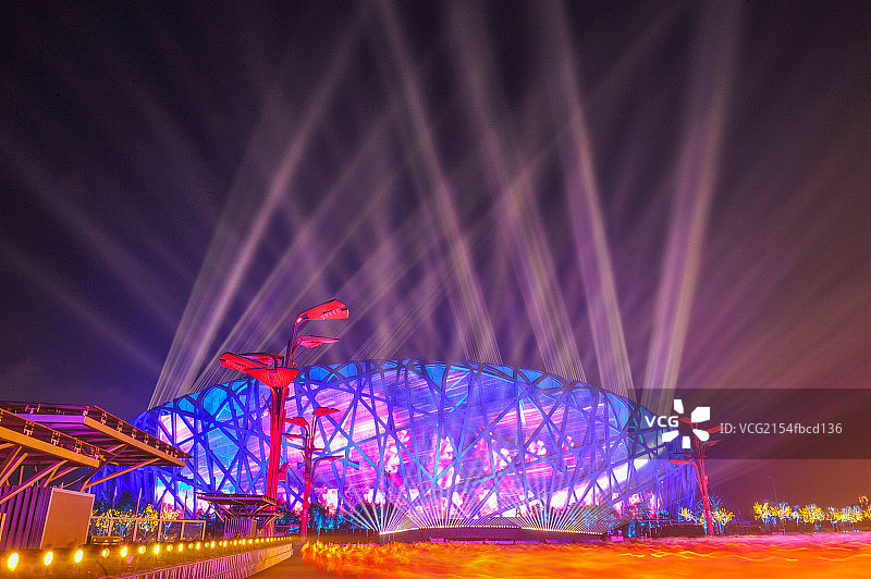 灯光炫目的鸟巢图片素材
