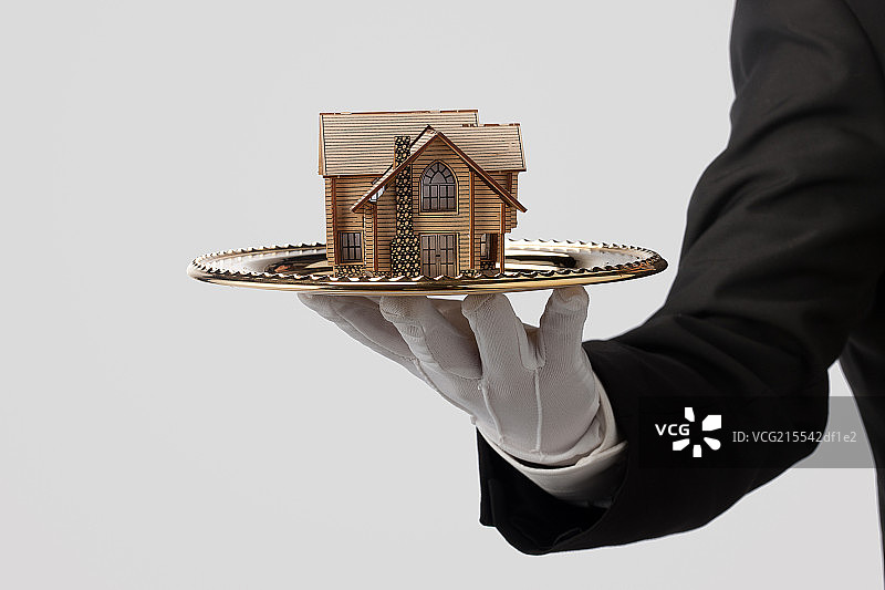 手托房子模型图片素材